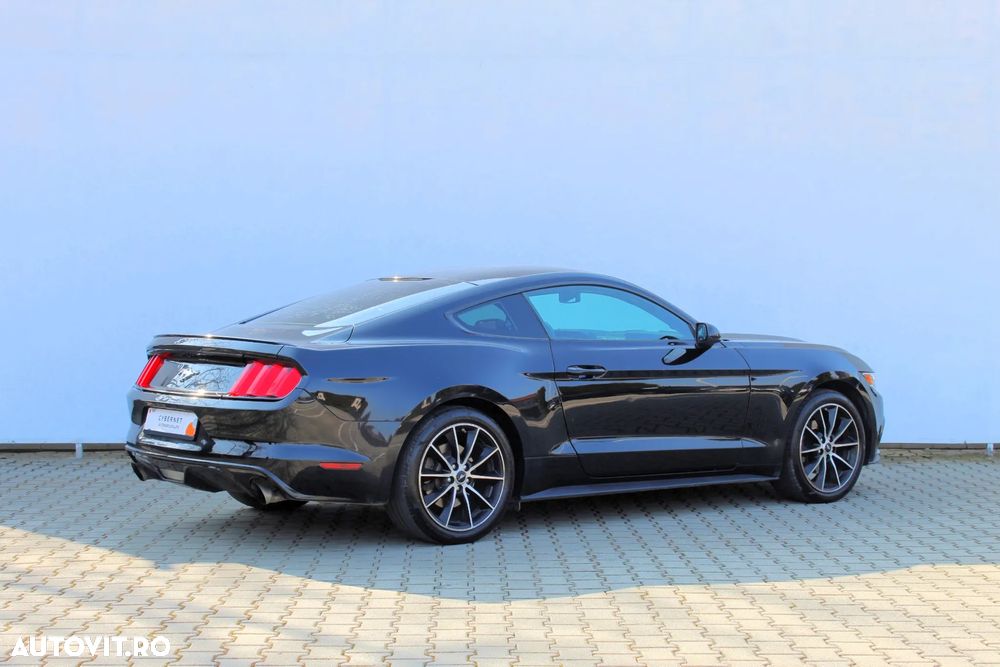 Ford Mustang 2.3 EcoBoost Aut. - 5