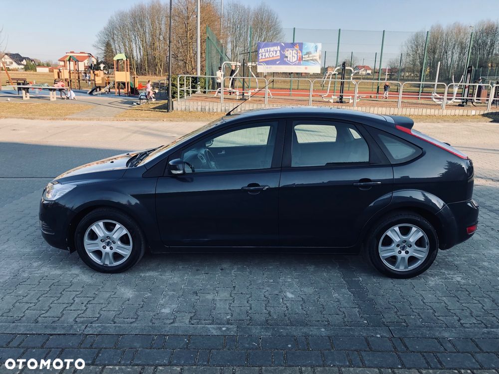 Ford Focus 1.6 Ghia - 9