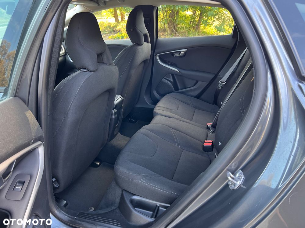 Volvo V40 D2 Kinetic - 23