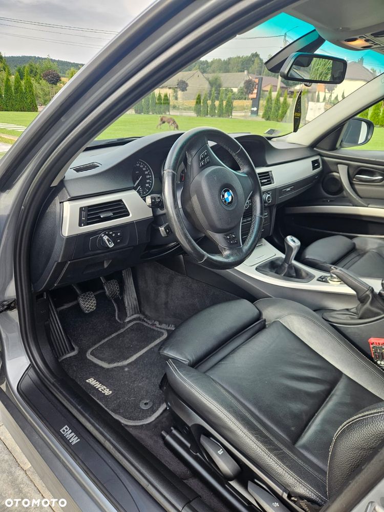 BMW Seria 3 320d Efficient Dynamics Sport Line EU6 - 7