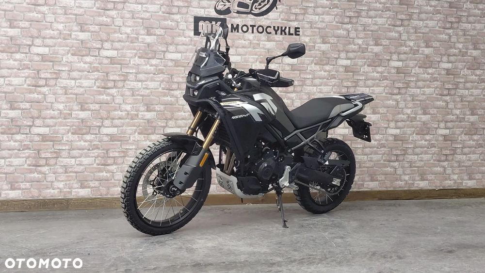 CFMoto MT - 3