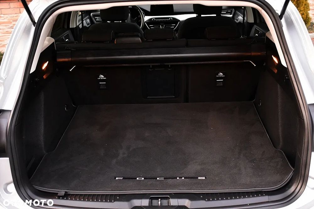 Ford Focus 1.5 EcoBlue Start-Stopp-System TITANIUM DESIGN - 27