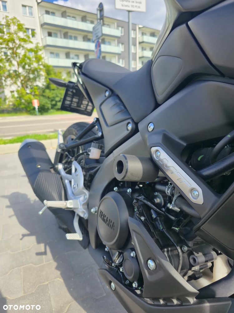 Yamaha MT - 12