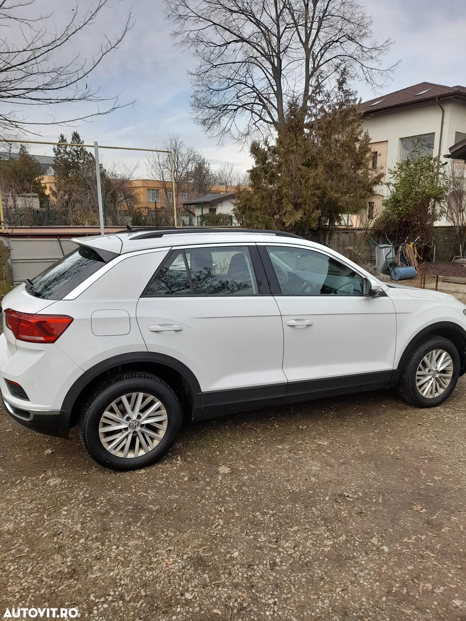 Volkswagen T-ROC - 13