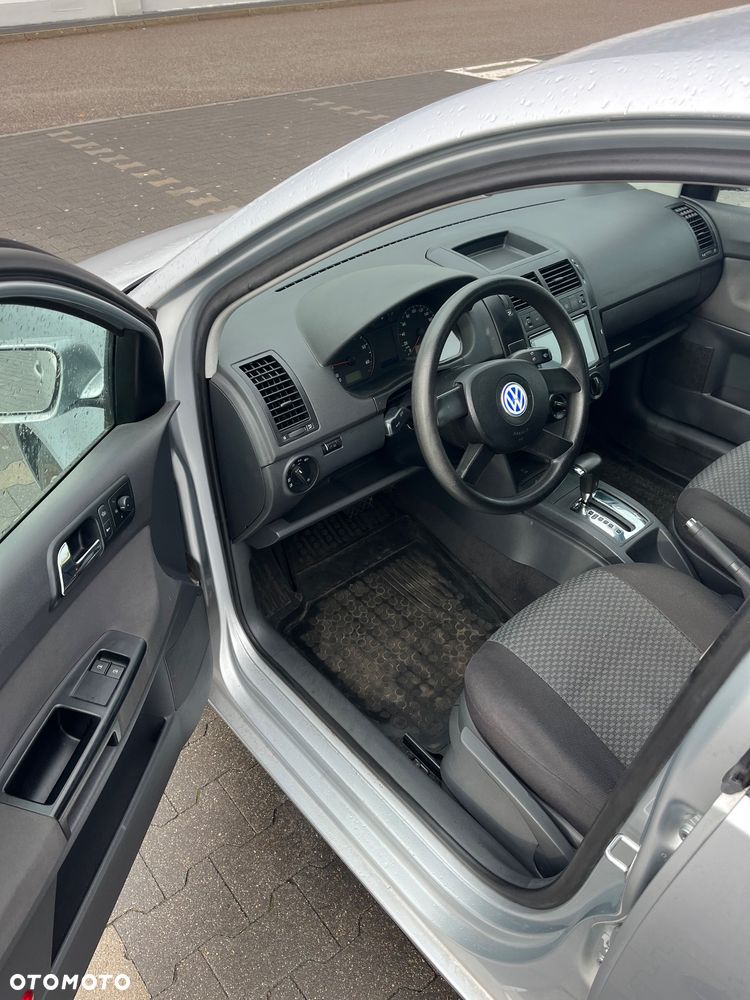 Volkswagen Polo 1.4 16V Highline - 9