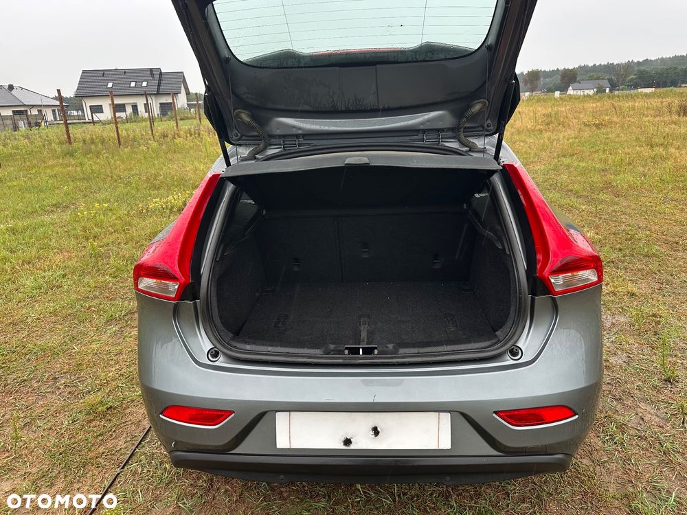 Volvo V40 T2 Linje Svart - 22
