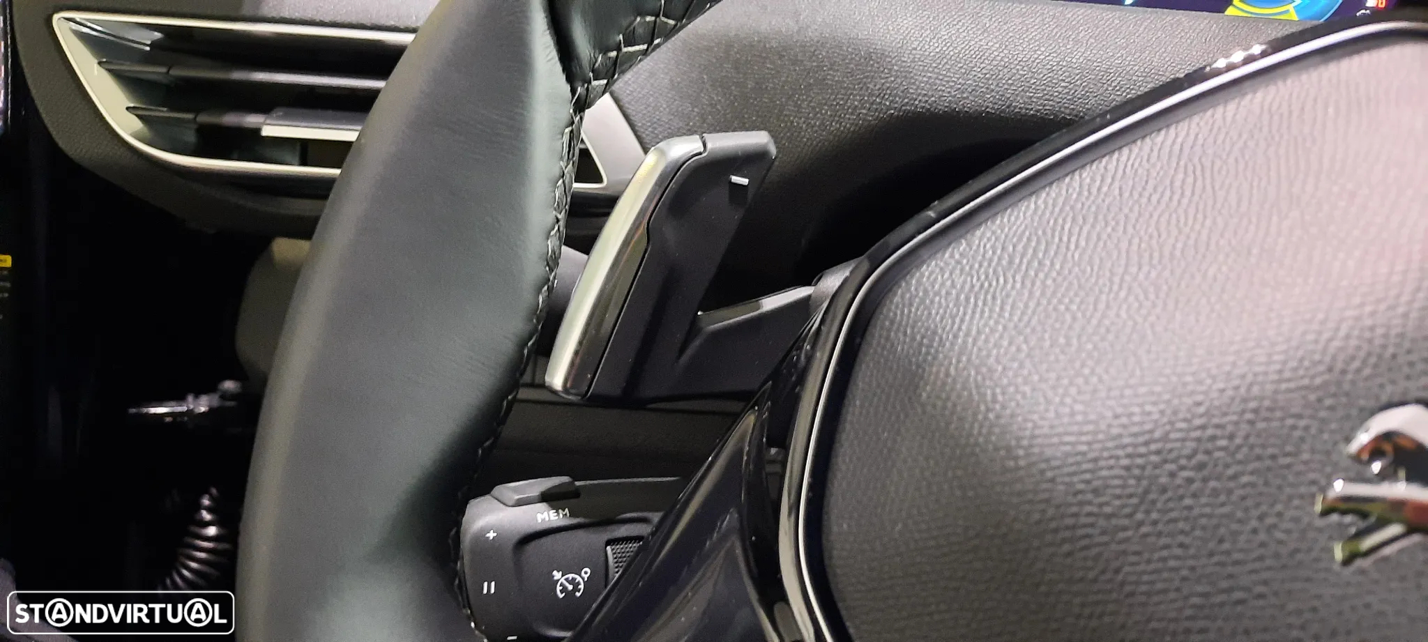 Peugeot 3008 1.6 Hybrid Allure Pack e-EAT8 - 23