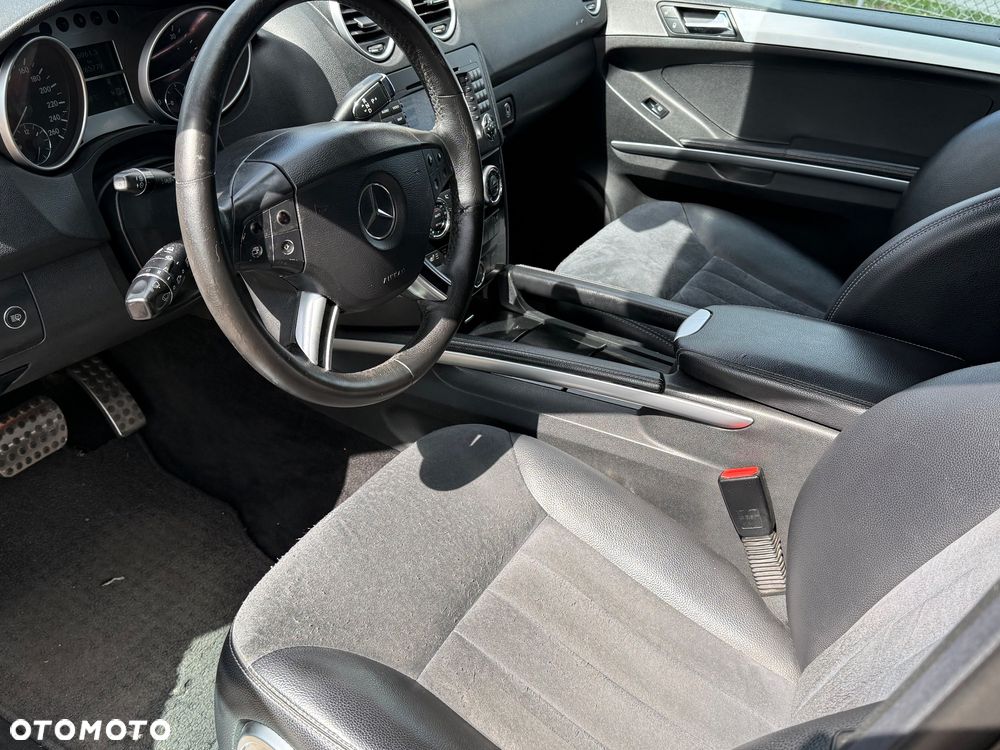 Mercedes-Benz ML 320 CDI 4Matic 7G-TRONIC Edition 10 - 26