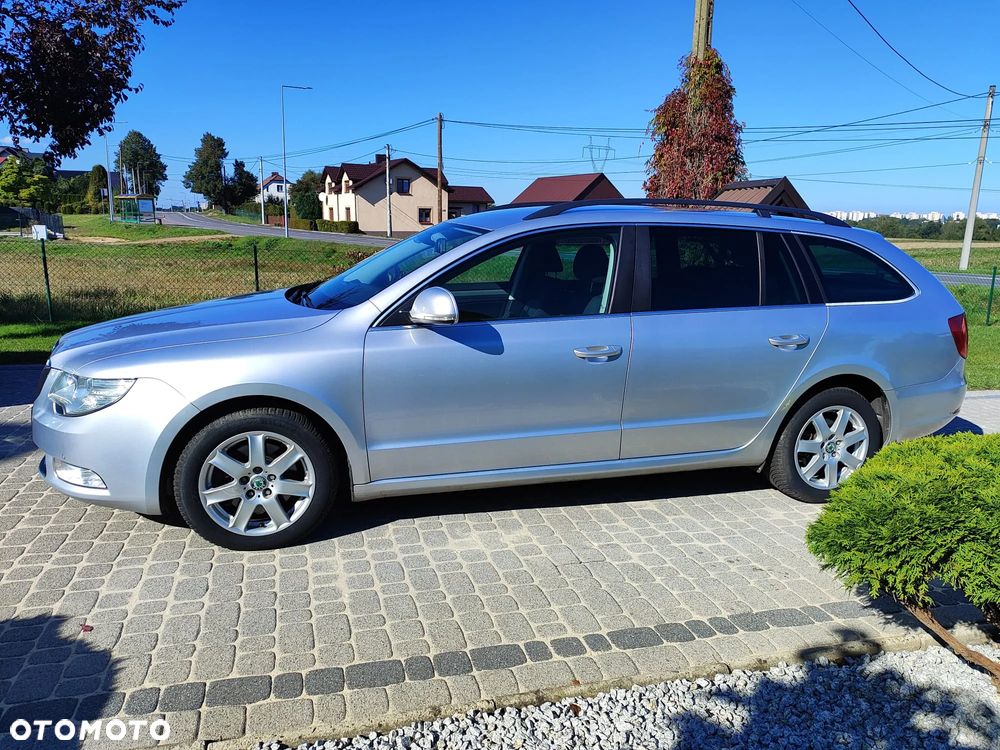 Skoda Superb 2013 photo 5