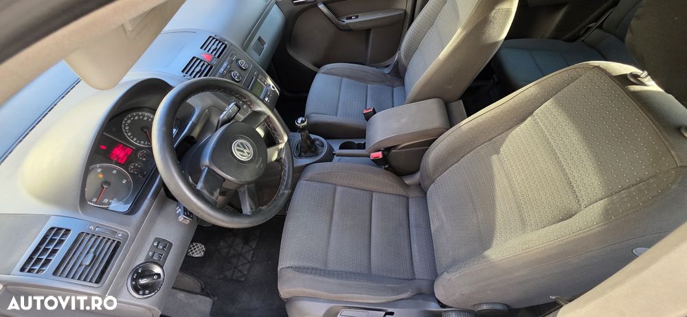 Volkswagen Touran 2.0 TDI DPF Highline - 14