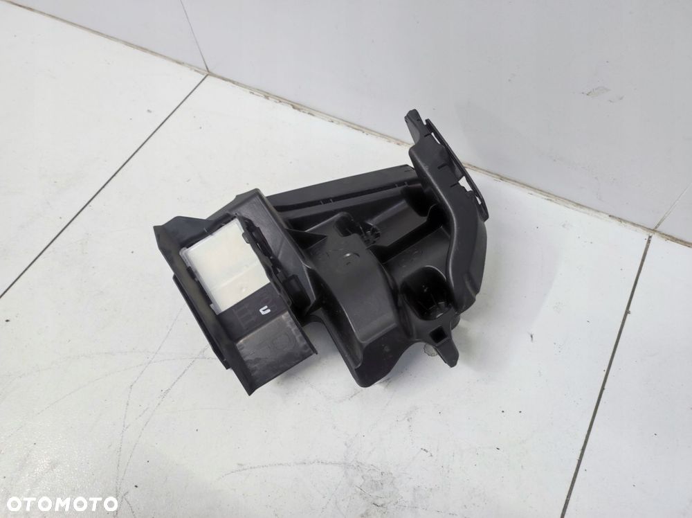 radar sensor asystent pasa ruchu prawy tył audi q8 e-tron etron - 3