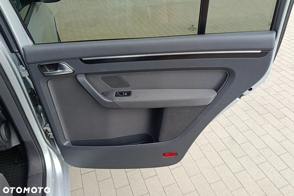 Volkswagen Touran 2.0 TDI DPF Comfortline - 34