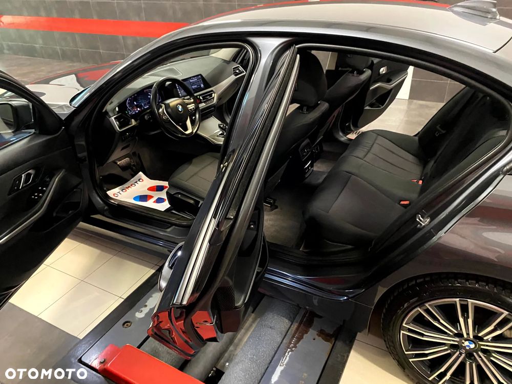 BMW Seria 3 320d Sport - 20