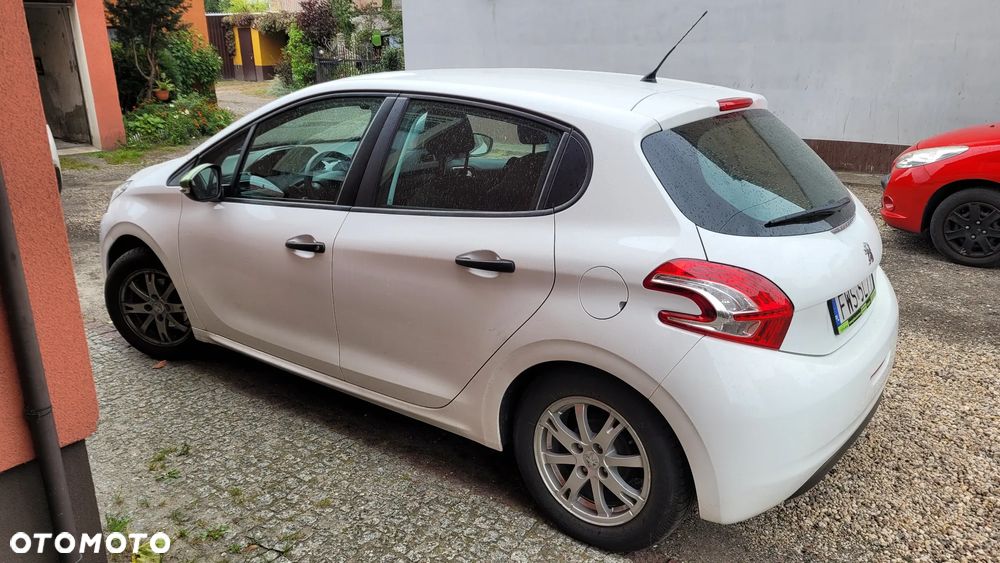 Peugeot 208 - 5