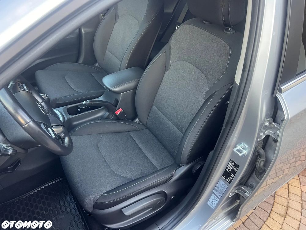 Hyundai i30 ver-1-6-d-comfort - 12