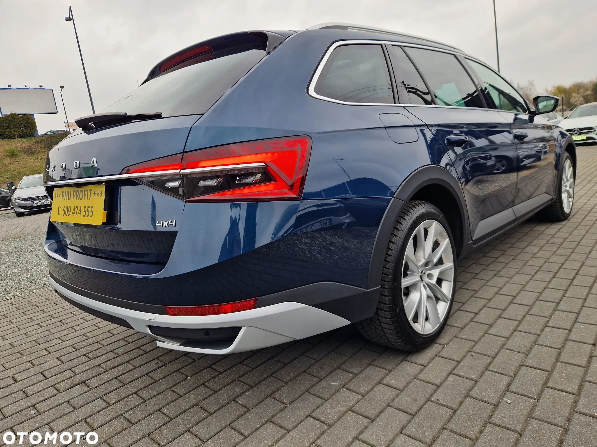 Skoda Superb 2.0 TDI SCR 4x4 Scout DSG - 9