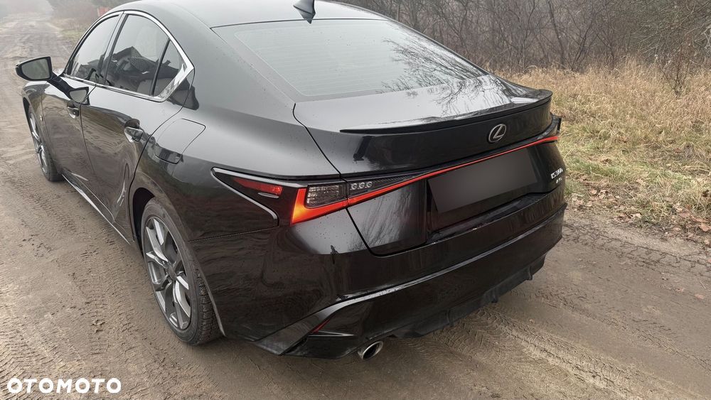Lexus IS 200t / 300 F Sport - 9