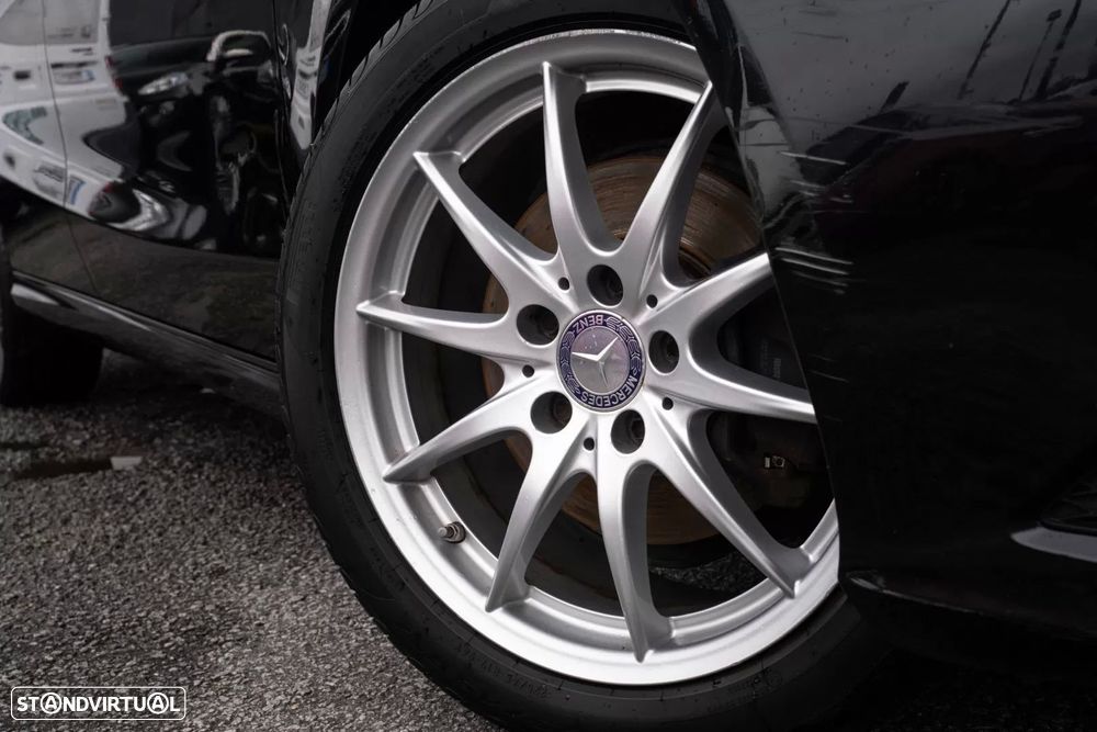 Mercedes-Benz CLA 180 d Shooting Brake - 4