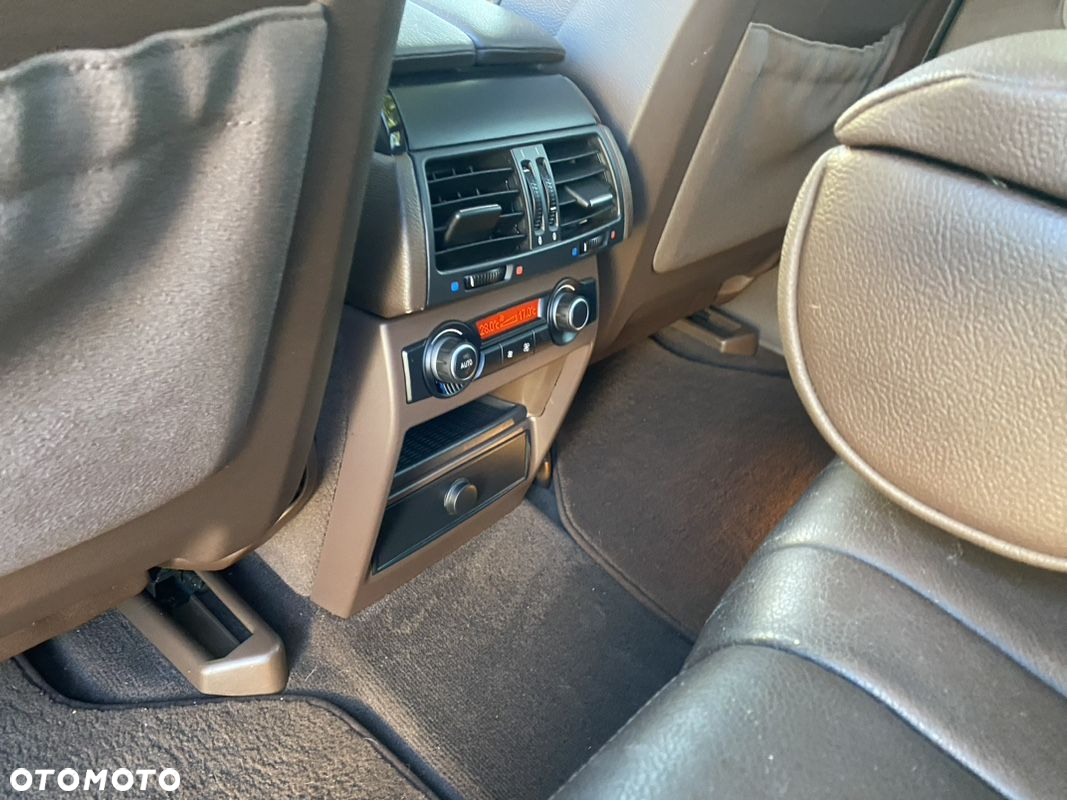 BMW X5 xDrive35i Edition Exclusive - 12