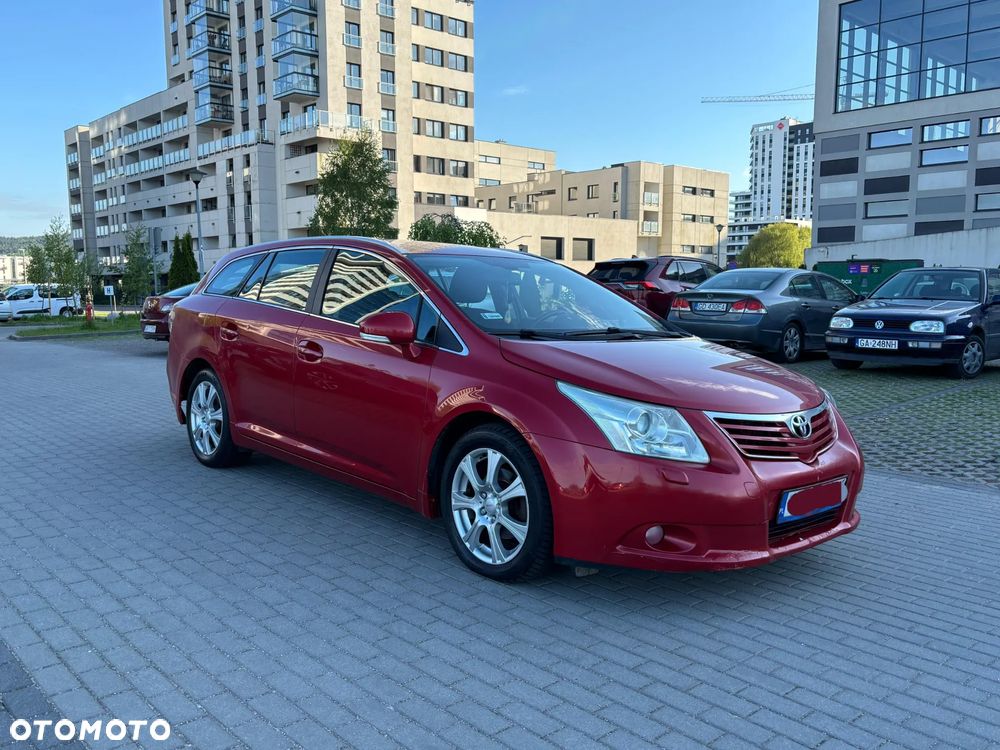 Toyota Avensis 2.2 D-CAT Sol - 1