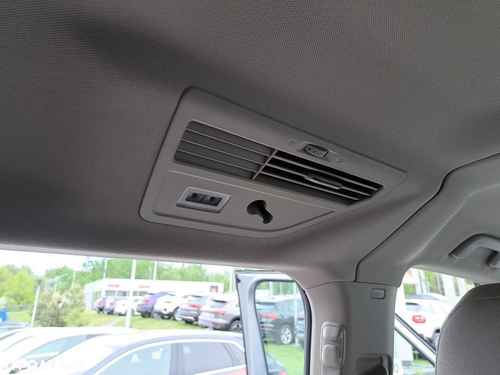 Volkswagen Multivan - 21