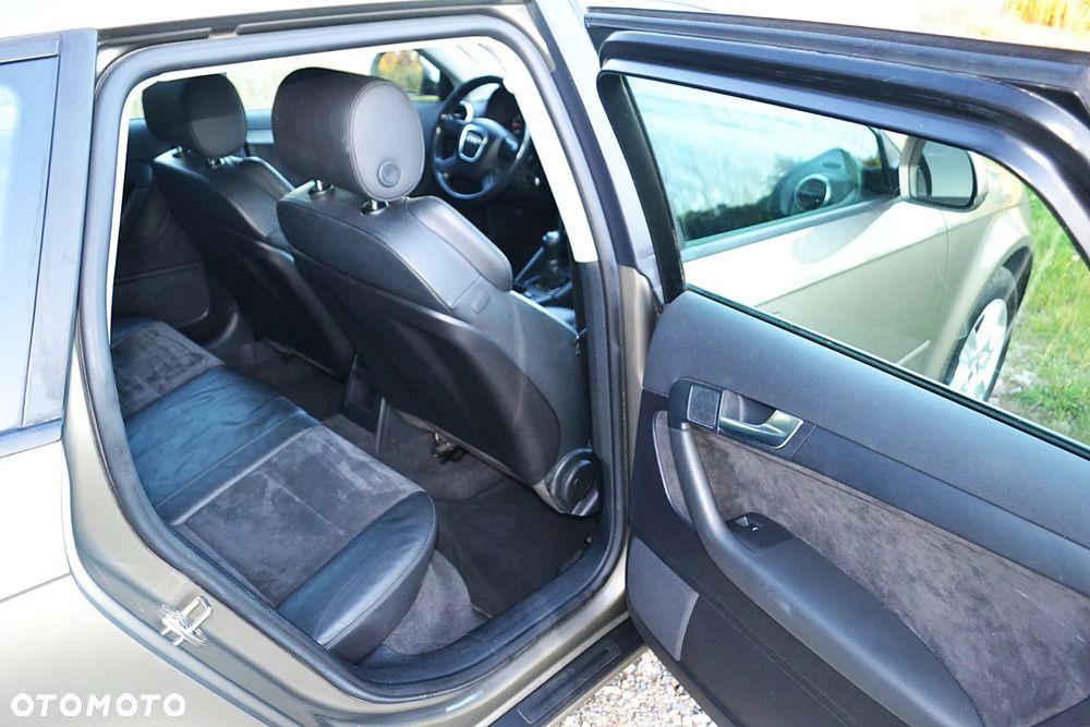 Audi A3 Sportback 1.8 TFSI Quattro Ambiente - 19