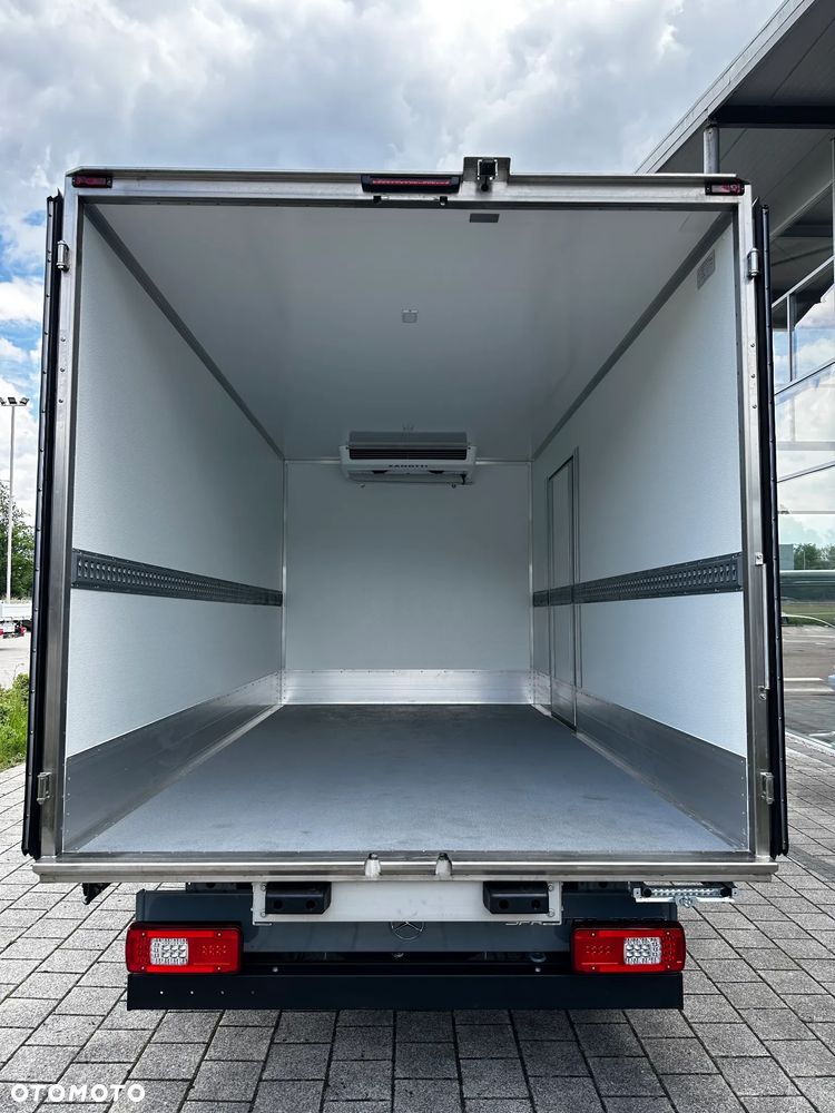 Mercedes-Benz Sprinter - 31
