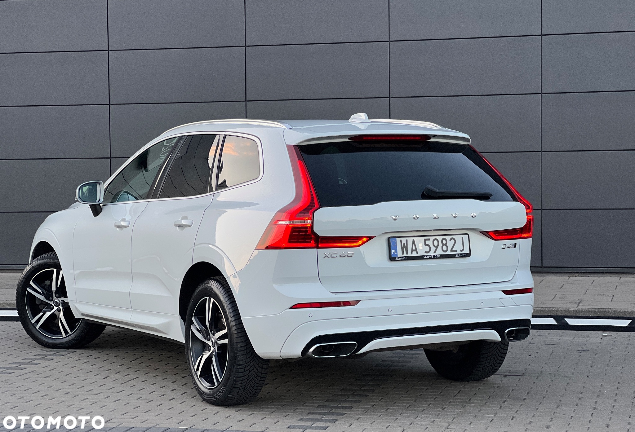 Volvo XC 60 D4 AWD R-Design - 12