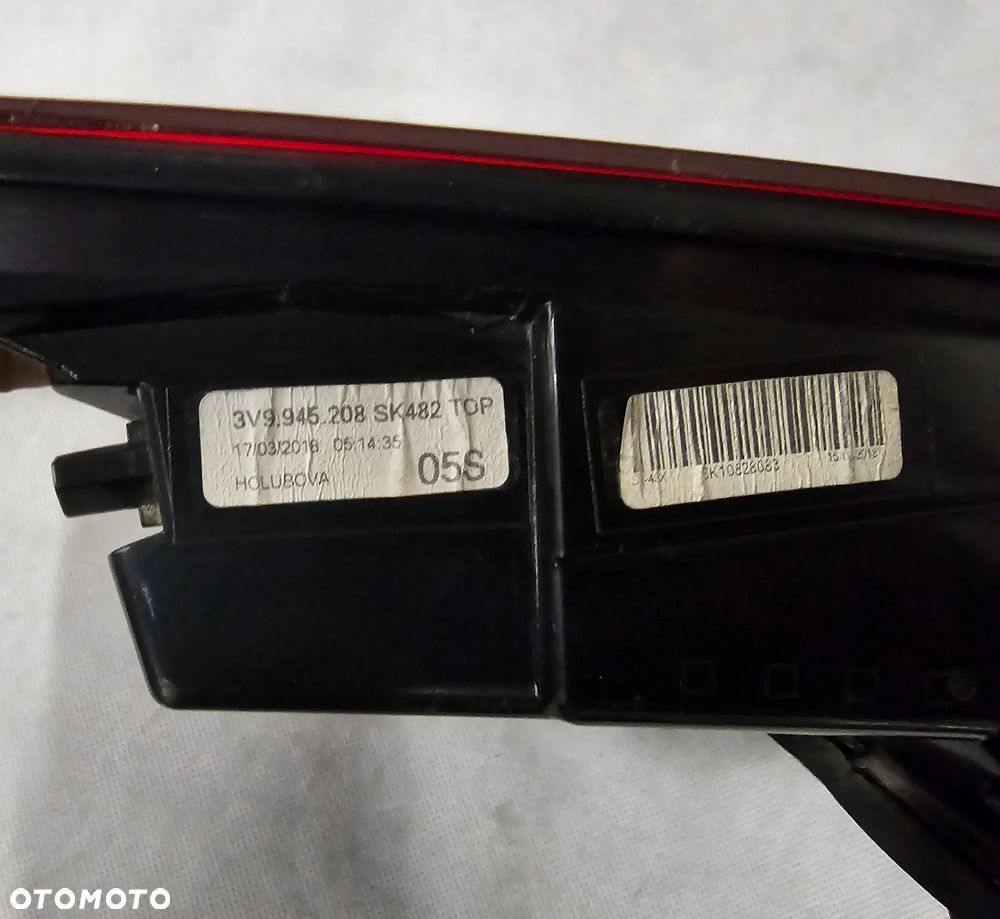 Lampa prawa Skoda Superb 3V9945208 - 5