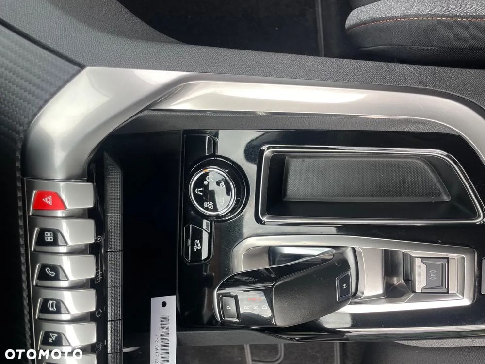 Peugeot 3008 BlueHDi 130 Stop & Start EAT8 Allure - 6