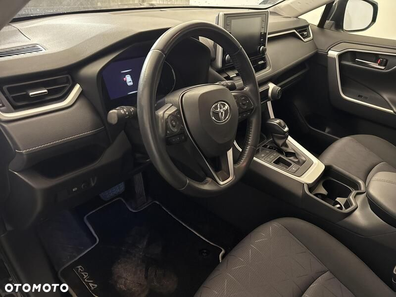 Toyota RAV4 - 10