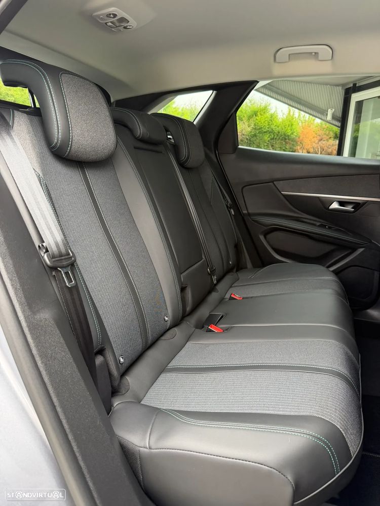 Peugeot 3008 1.5 BlueHDi Allure Pack EAT8 - 11
