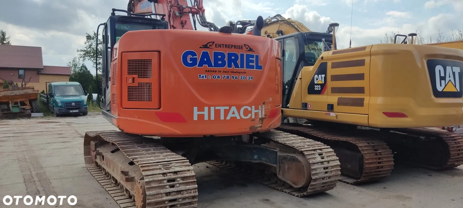 Hitachi ZX225 - 17
