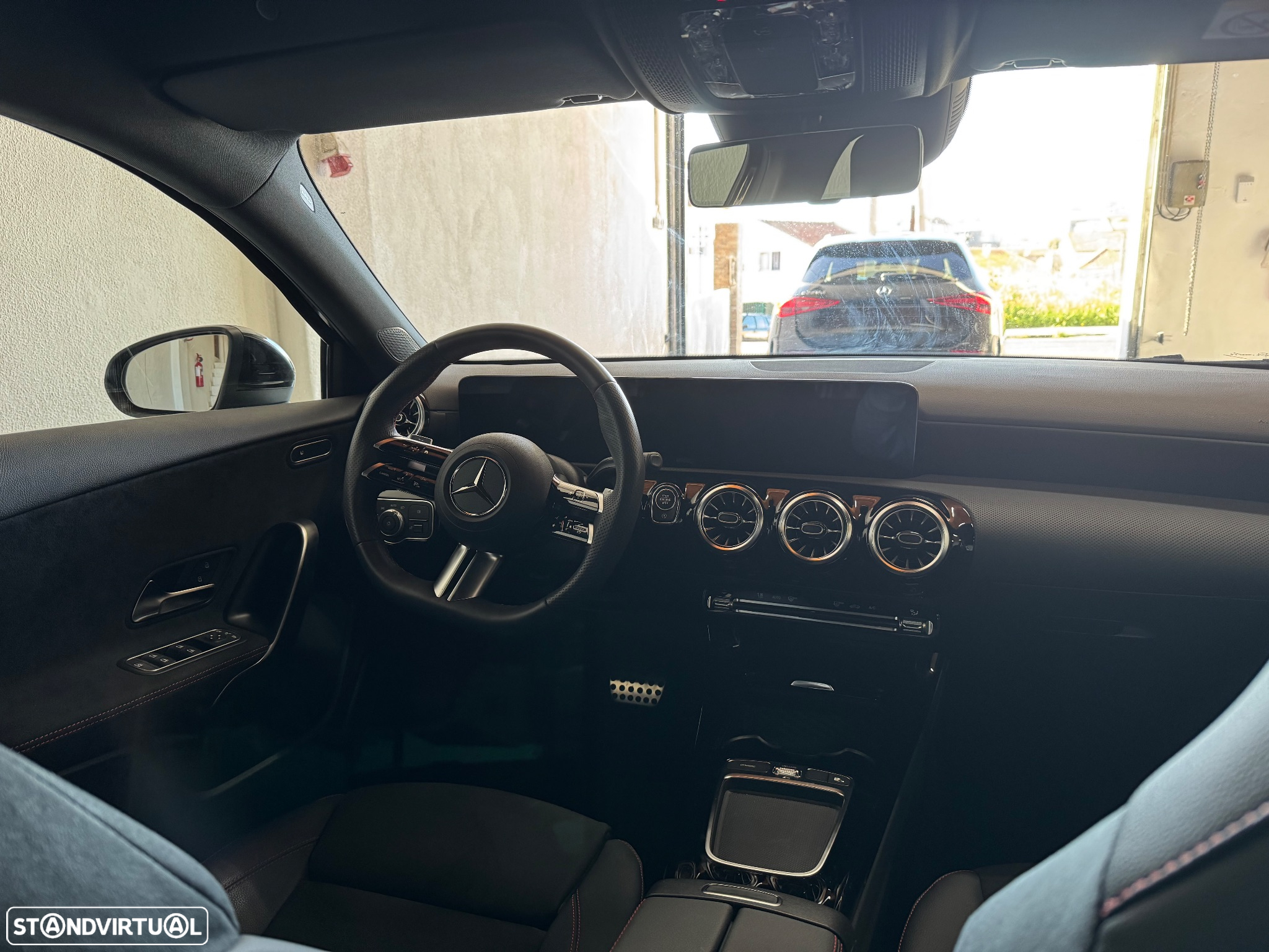 Mercedes-Benz A 180 7G-DCT AMG Line - 32