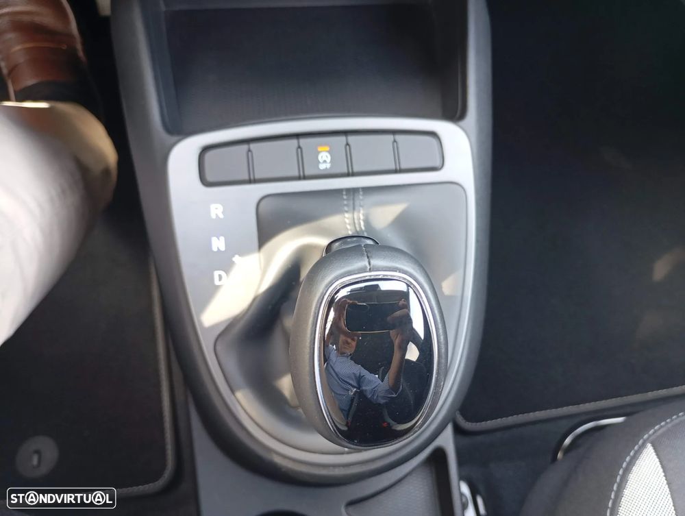 Hyundai i10 1.0 Comfort AMT - 10