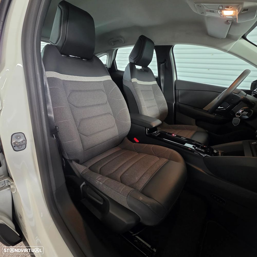 Citroën e-C4 136 YOU - 12