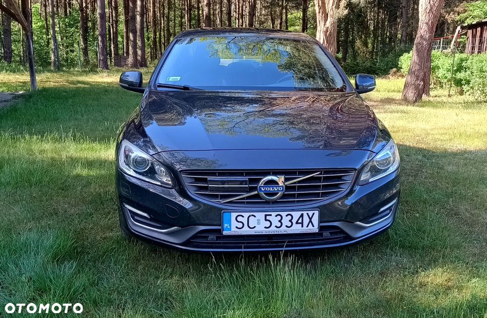 Volvo S60 D3 R-Design Momentum - 1