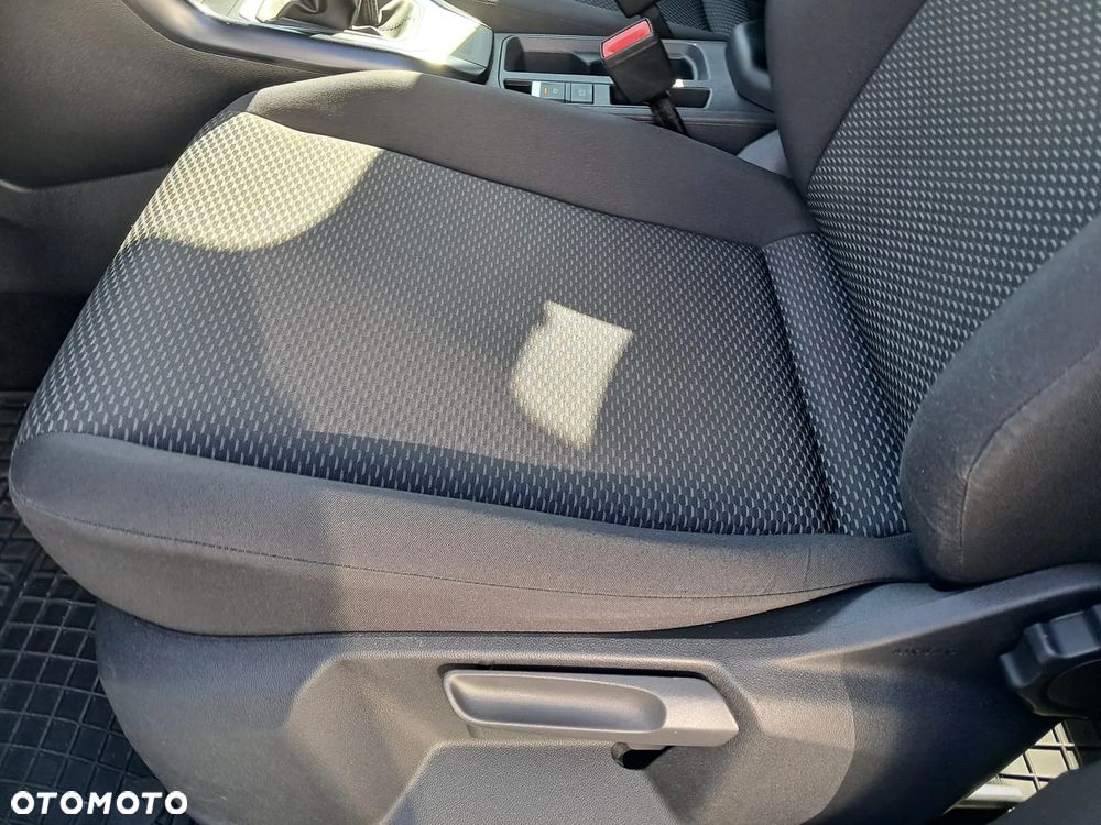 Volkswagen T-Roc 1.0 TSI Advance - 21