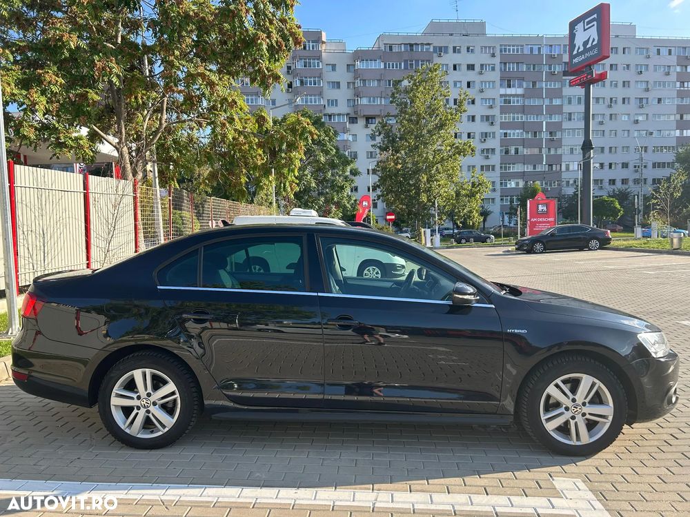 Volkswagen Jetta 1.4 Hybrid DSG Comfortline - 4