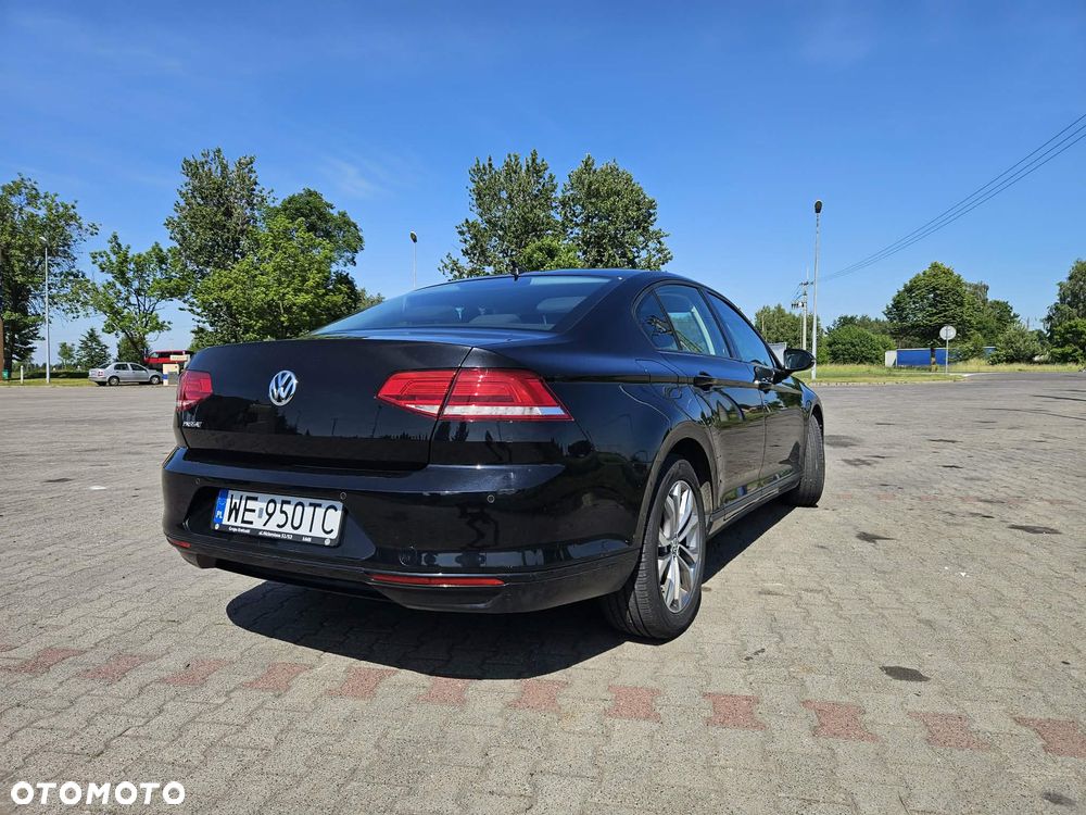Volkswagen Passat - 4