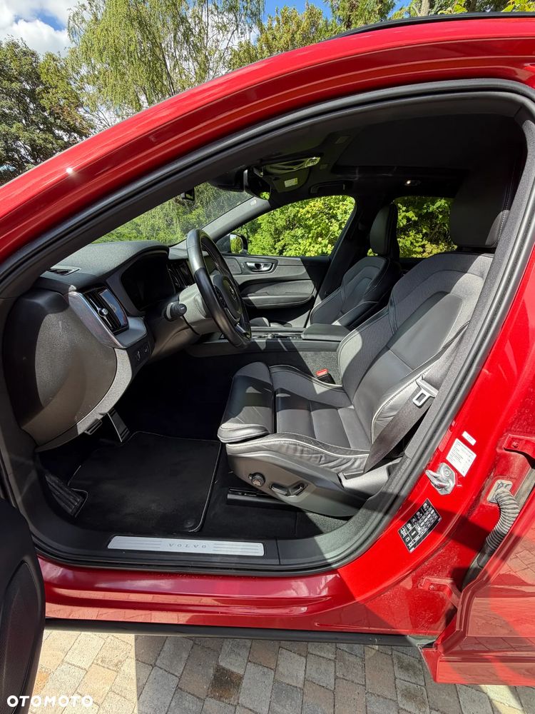 Volvo XC 60 B4 D AWD R-Design - 8