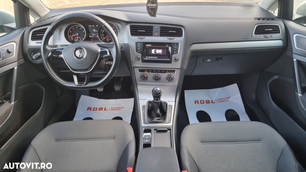 Volkswagen Golf 1.2 TSI BlueMotion Technology Comfortline - 2