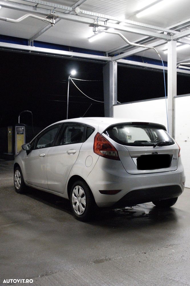 Ford Fiesta - 9
