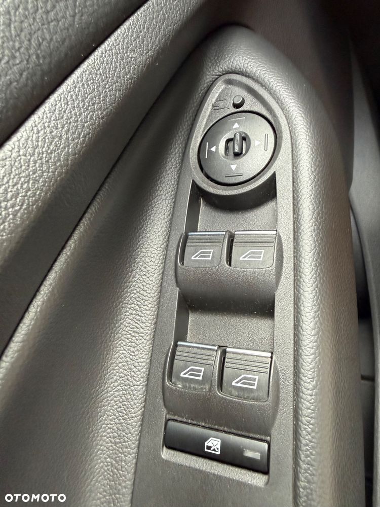 Ford Kuga 1.5 EcoBoost 2x4 Titanium - 26