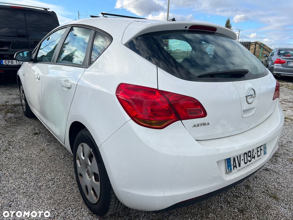 Opel Astra - 4