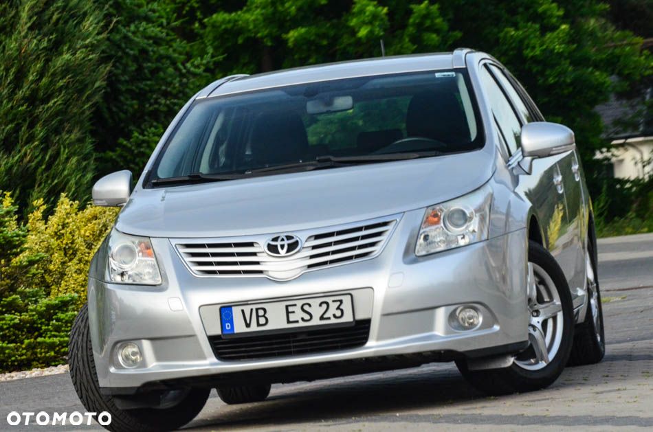 Toyota Avensis 1.8 Comfort - 12