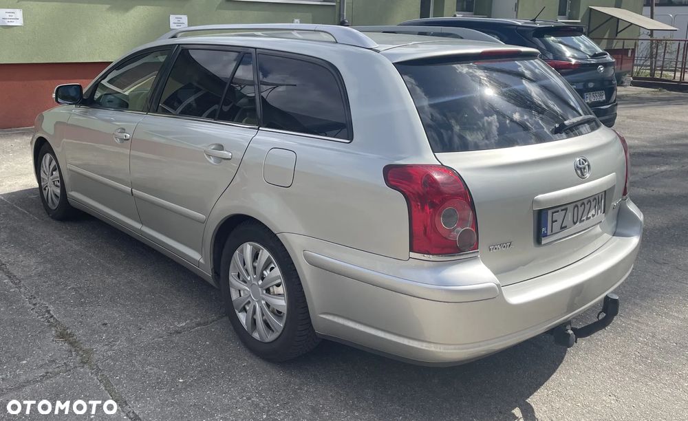 Toyota Avensis 2.0 VVT-i Sol plus - 3