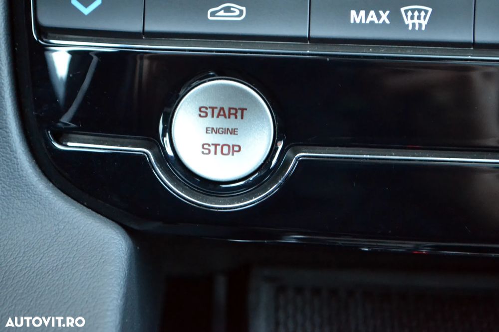 Jaguar F-Pace S AWD - 21