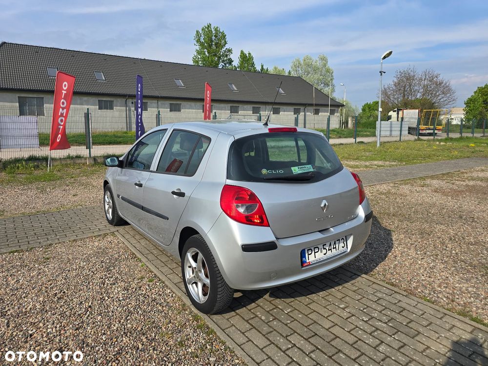 Renault Clio 1.4 16V Expression - 8