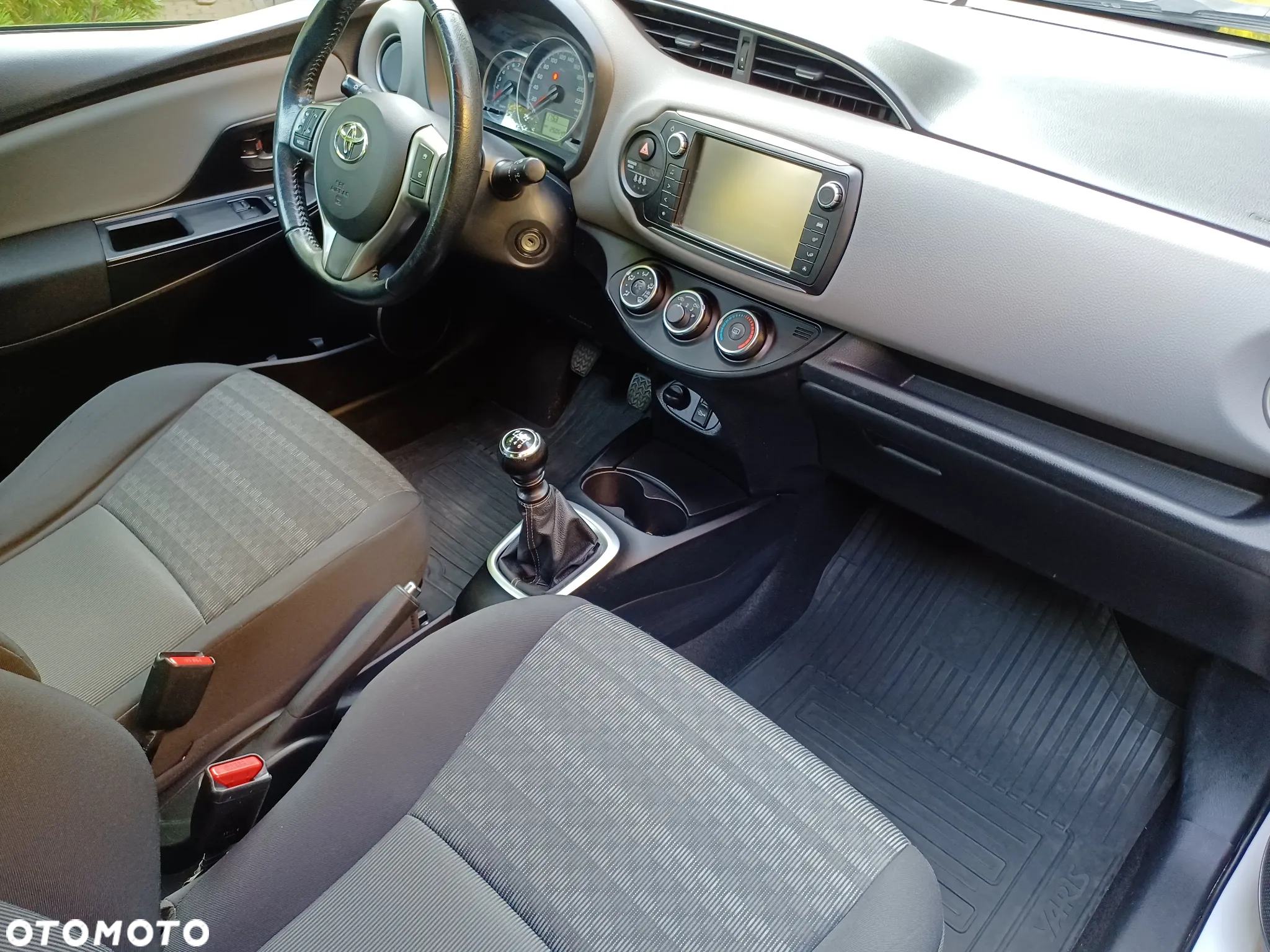 Toyota Yaris 1.33 Premium - 11